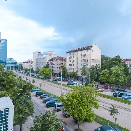 Апартамент Visit Macedonia Square By Flat Mаnager София